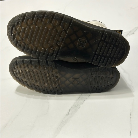 Dr. Martens White Leather Women's Boots - Picture 5 of 6